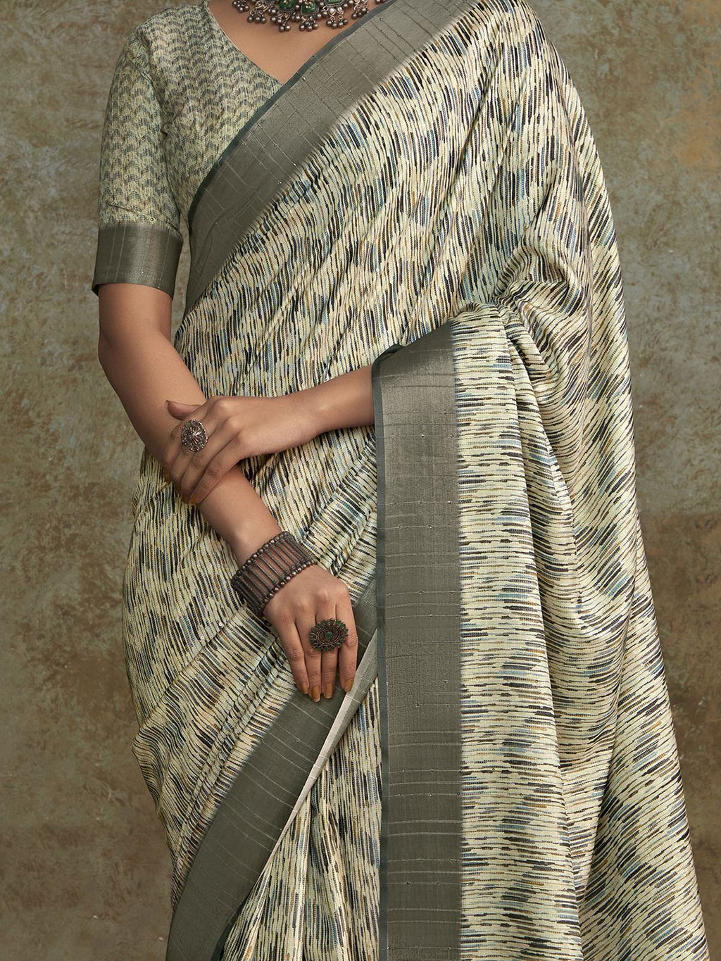 Stunning Off-White Digital Printed Silk Traditional Saree With Blouse