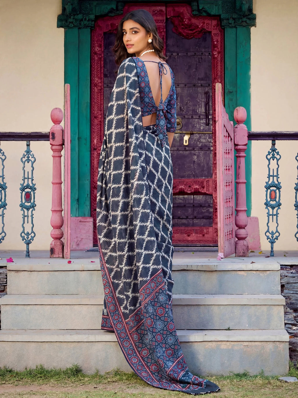 Pretty Blue Digital Printed Crepe Casual Wear Saree With Blouse