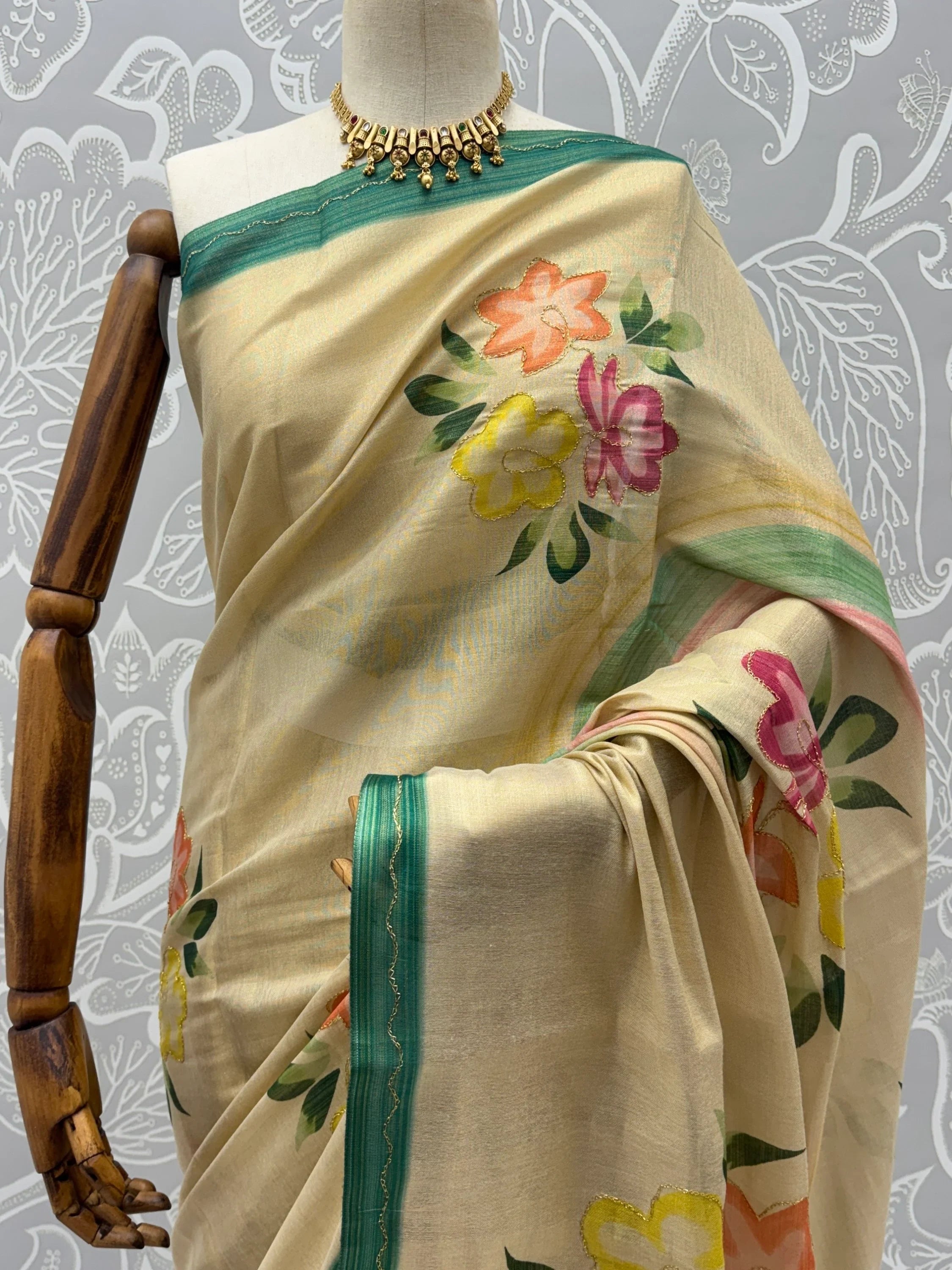 Cream Splendid Floral Printed Silk Function Wear Saree With Blouse