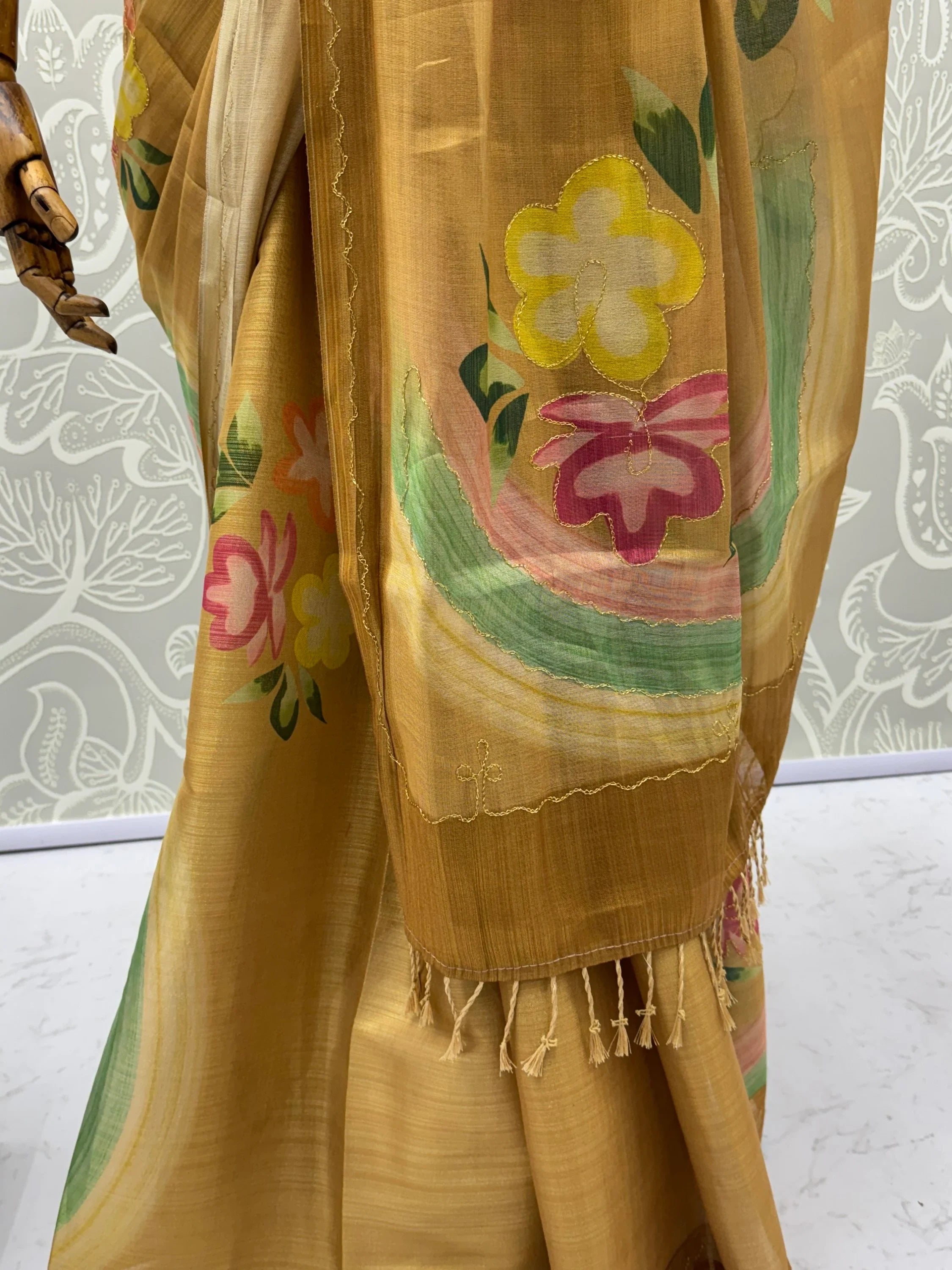Magnetic Splendid Floral Printed Silk Function Wear Saree With Blouse