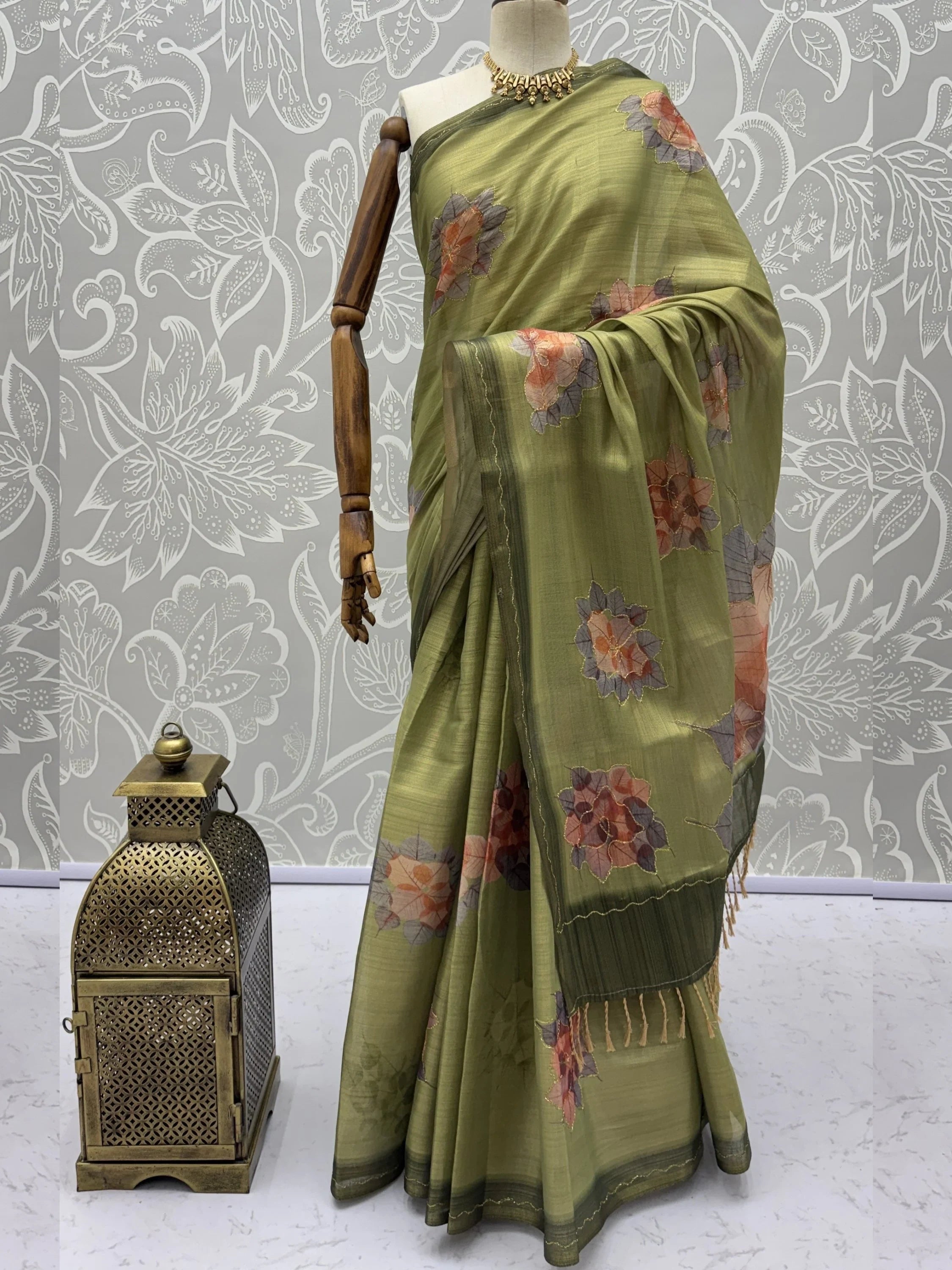 Green Majestic Floral Printed Silk Mehendi Wear Saree With Blouse