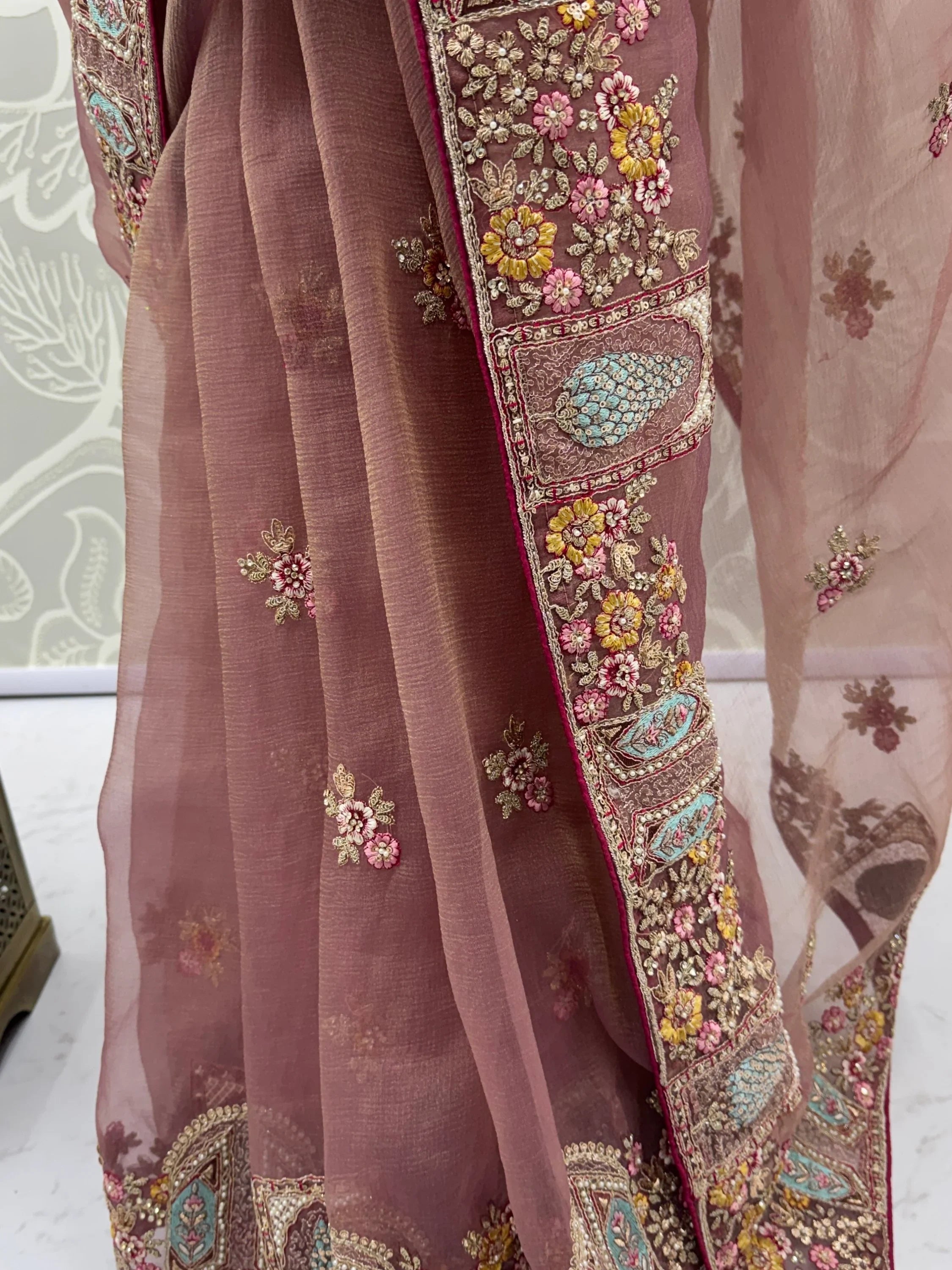 Sparkling Mauve Floral Embroidery Organza Traditional Saree With Blouse