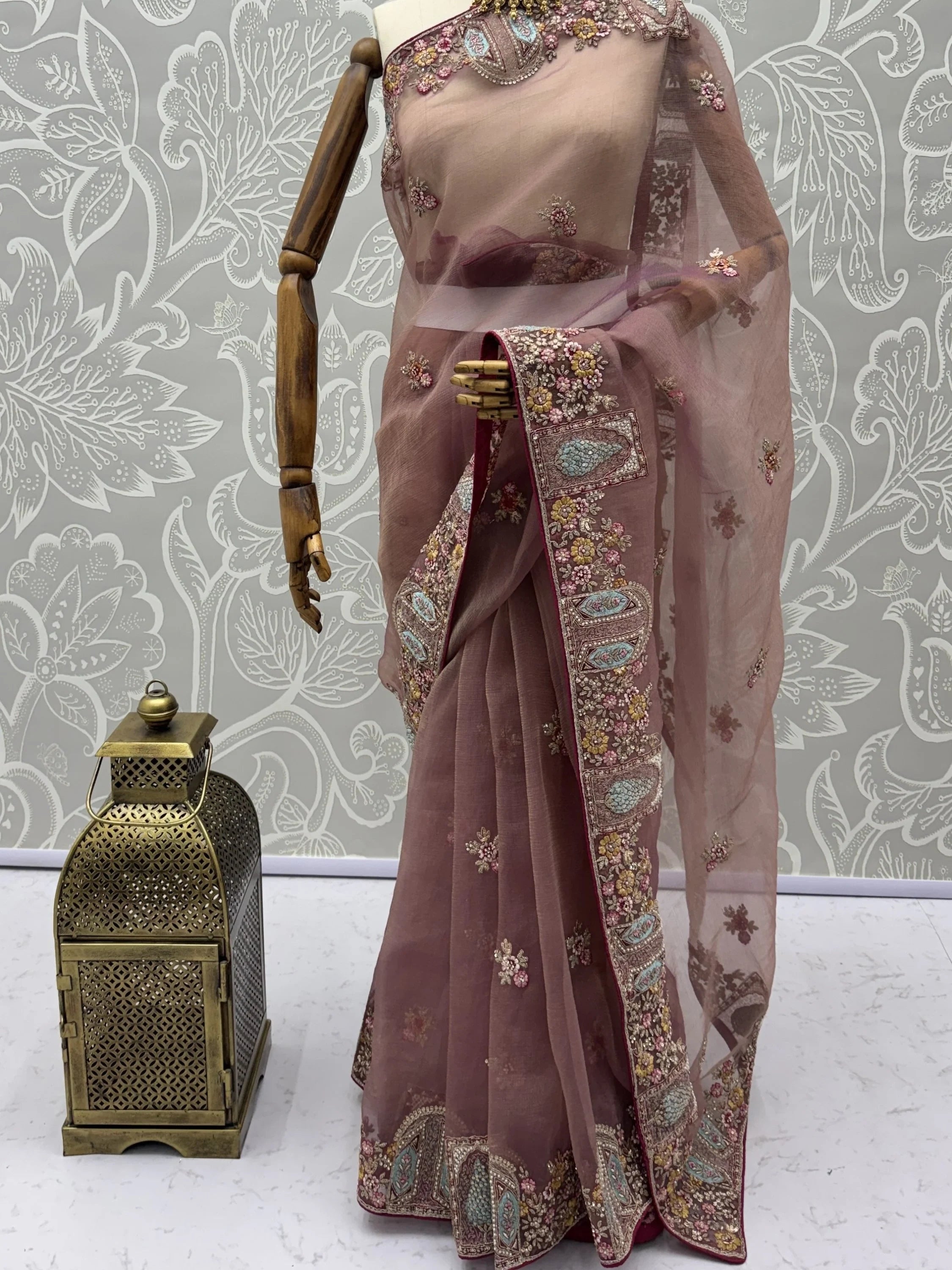 Sparkling Mauve Floral Embroidery Organza Traditional Saree With Blouse