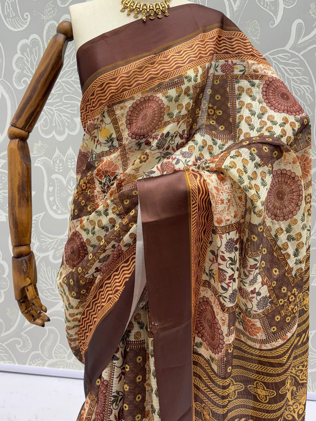 Cream Fantabulous Floral Printed Silk Festive Wear Saree With Blouse