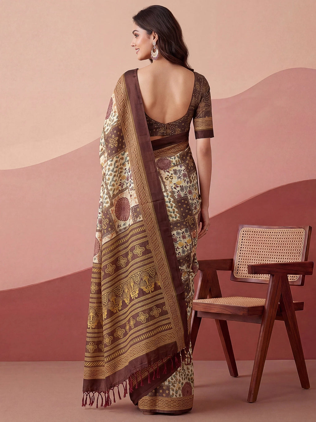 Cream Fantabulous Floral Printed Silk Festive Wear Saree With Blouse