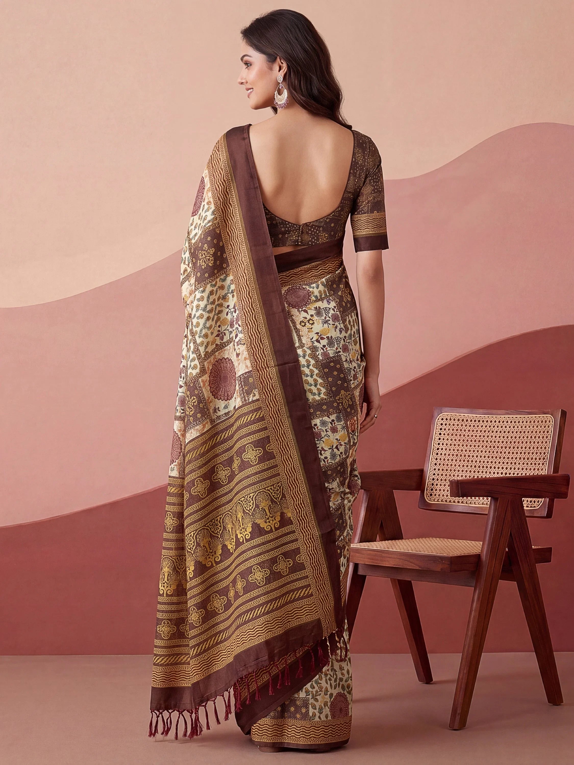 Cream Fantabulous Floral Printed Silk Festive Wear Saree With Blouse