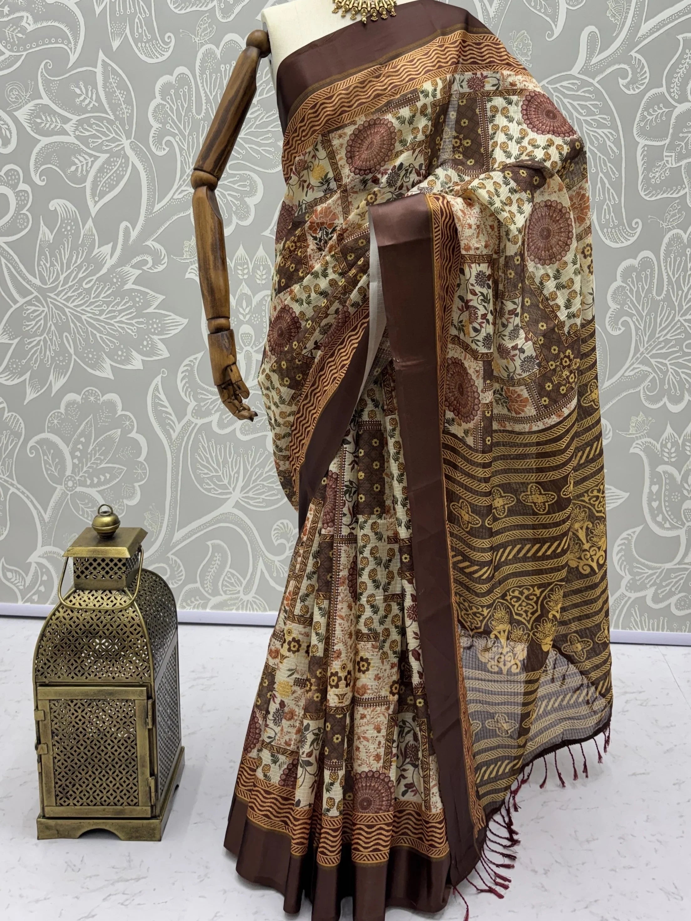 Cream Fantabulous Floral Printed Silk Festive Wear Saree With Blouse