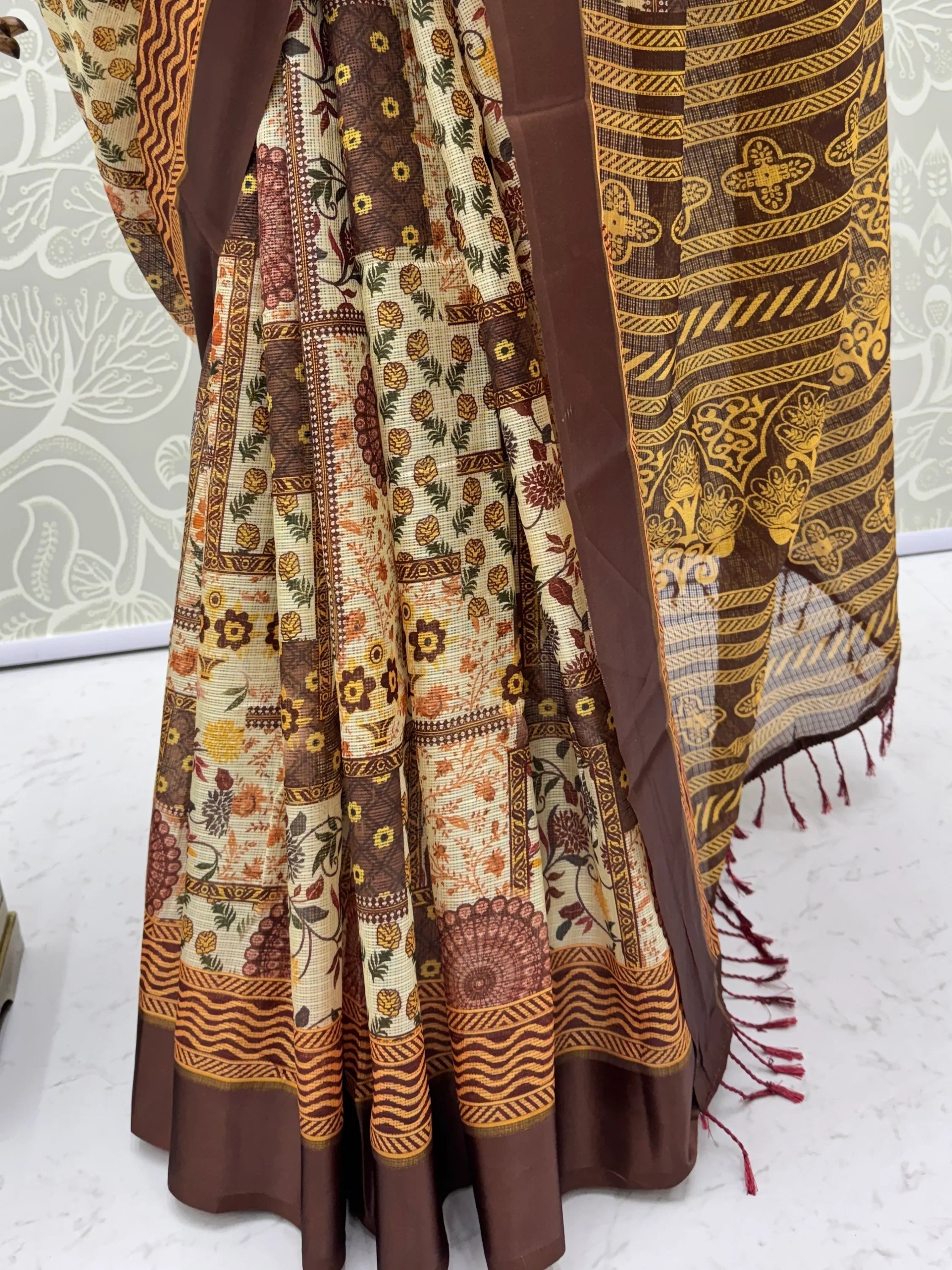 Cream Fantabulous Floral Printed Silk Festive Wear Saree With Blouse