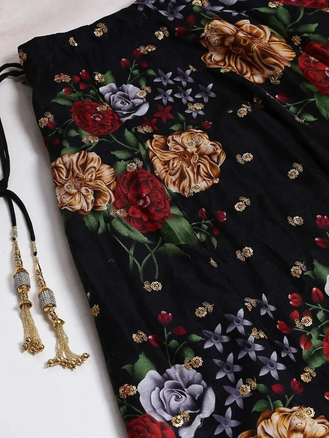 Black & Printed Semi-Stitched Myntra Lehenga & Unstitched Blouse with Dupatta