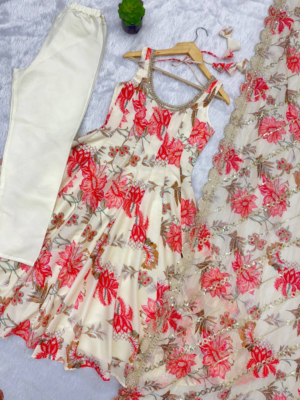 Cream Pure Muslin Salwar Kameez with Floral Print and Organza Dupatta for Festivals