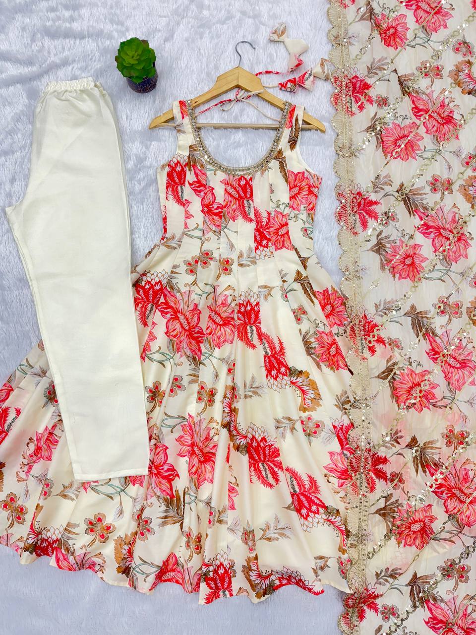 Cream Pure Muslin Salwar Kameez with Floral Print and Organza Dupatta for Festivals