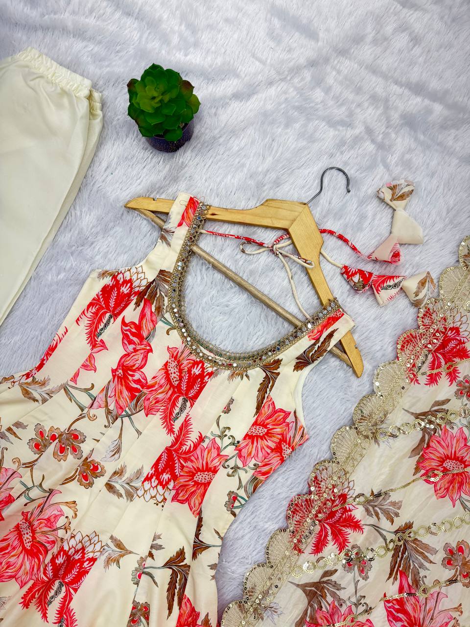Cream Pure Muslin Salwar Kameez with Floral Print and Organza Dupatta for Festivals