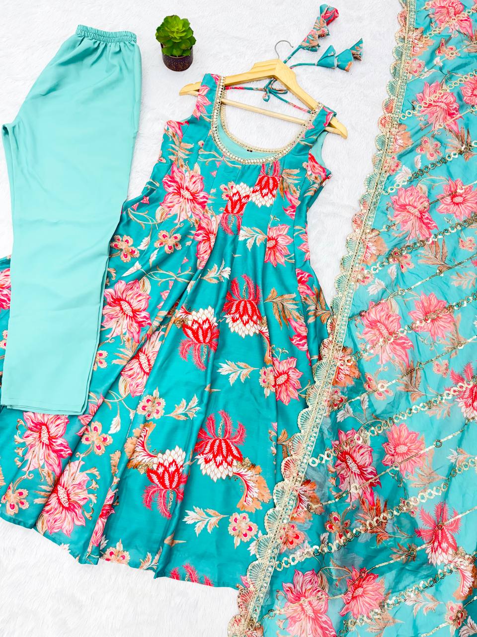Pure Muslin Salwar Kameez with Floral Print and Organza Dupatta for Festivals