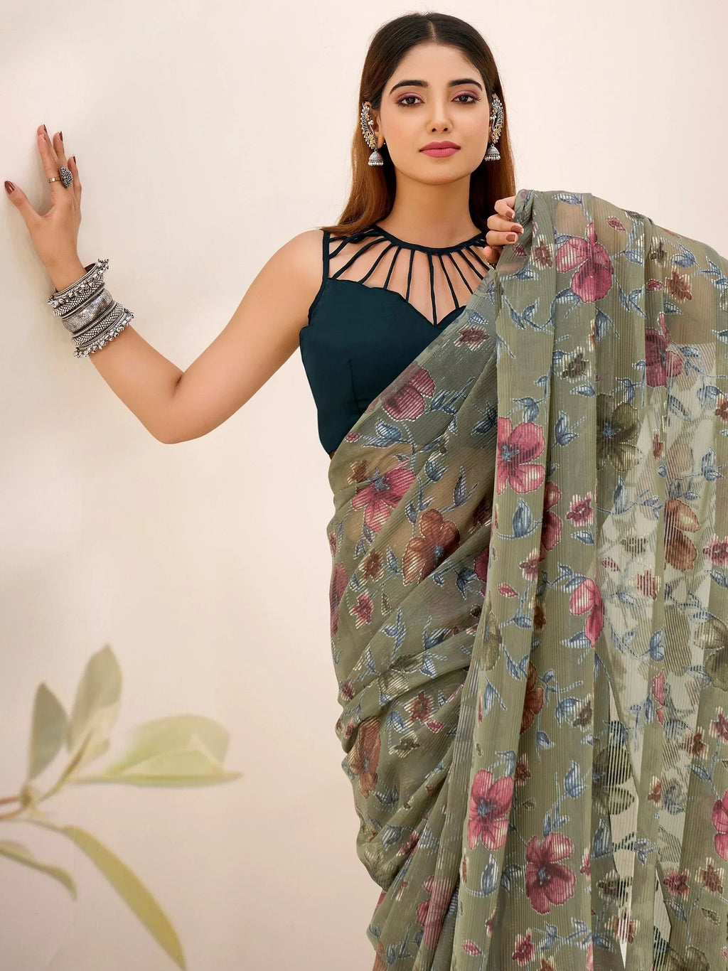 Green Glamorous Floral Printed Geogette Casual Wear Saree With Blouse