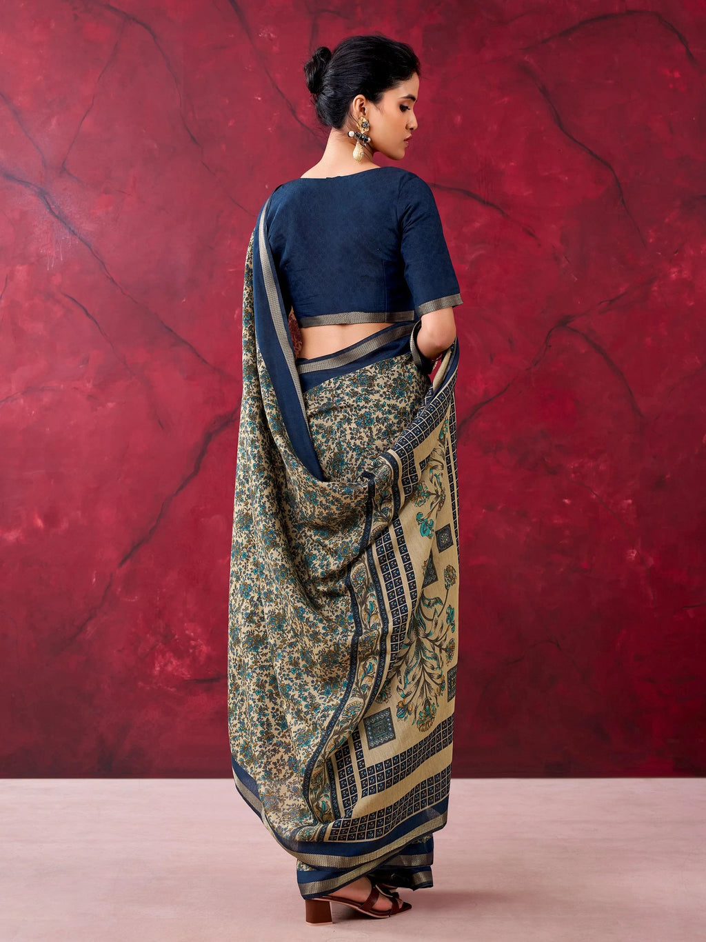 Blue Classy Linen Floral Printed Casual Wear Saree With Blouse