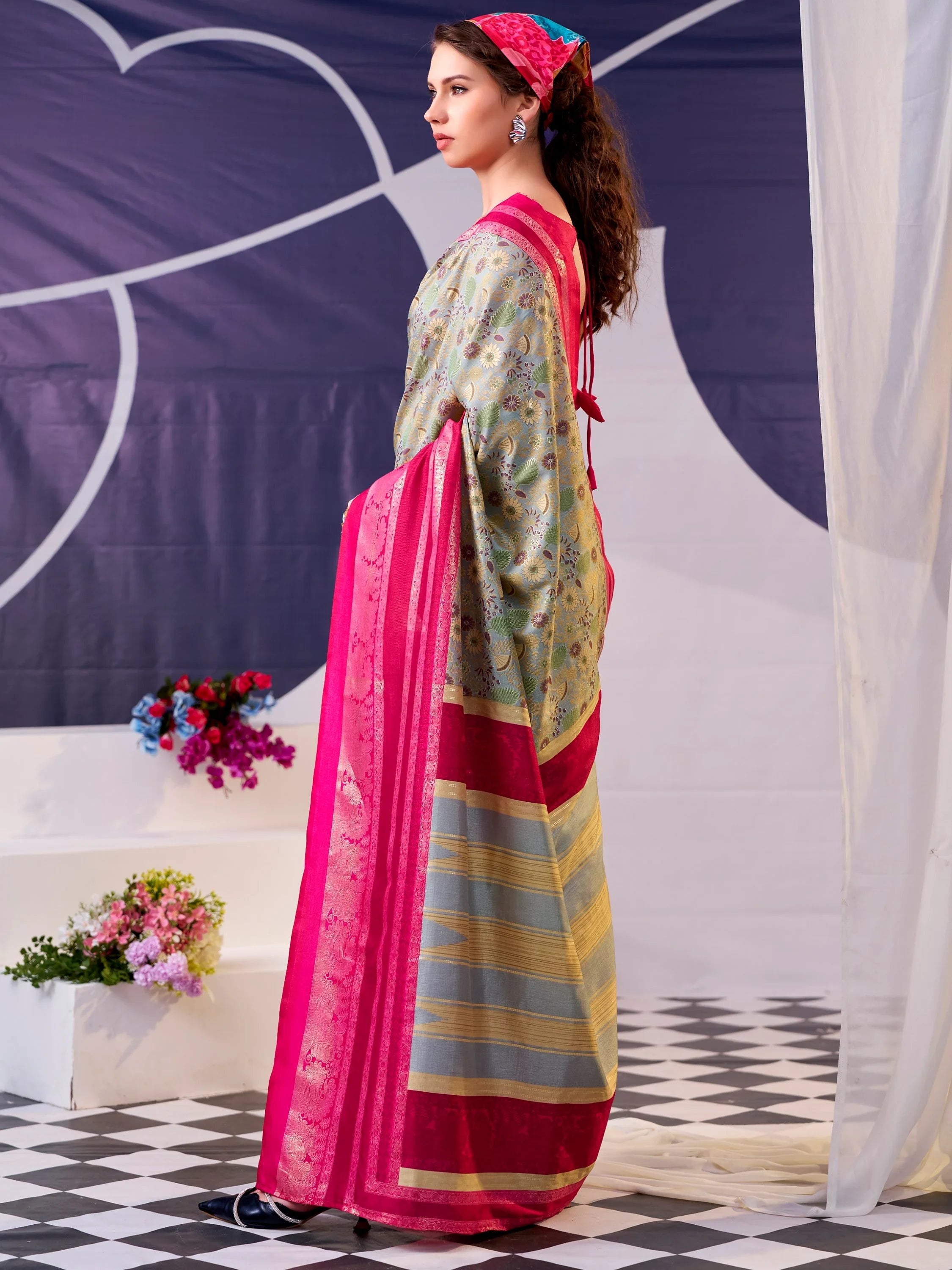 Pink Fabulous Foil Work Silk Mehendi Wear Saree With Blouse