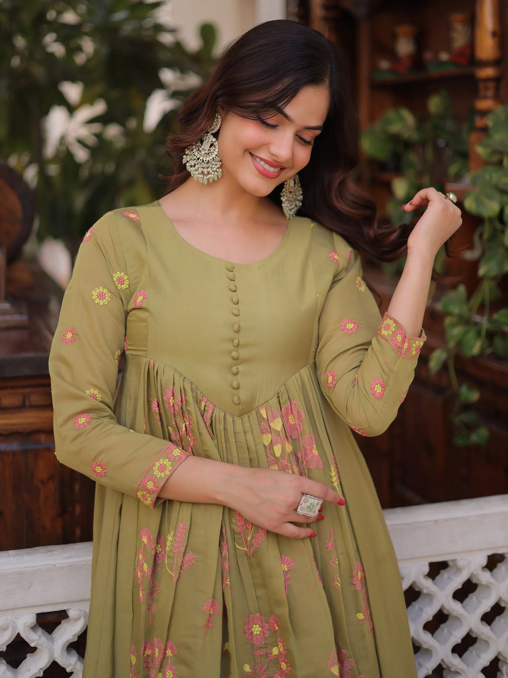 Green Enchanting Thread Embroidery Chanderi Function Wear Pant Suit