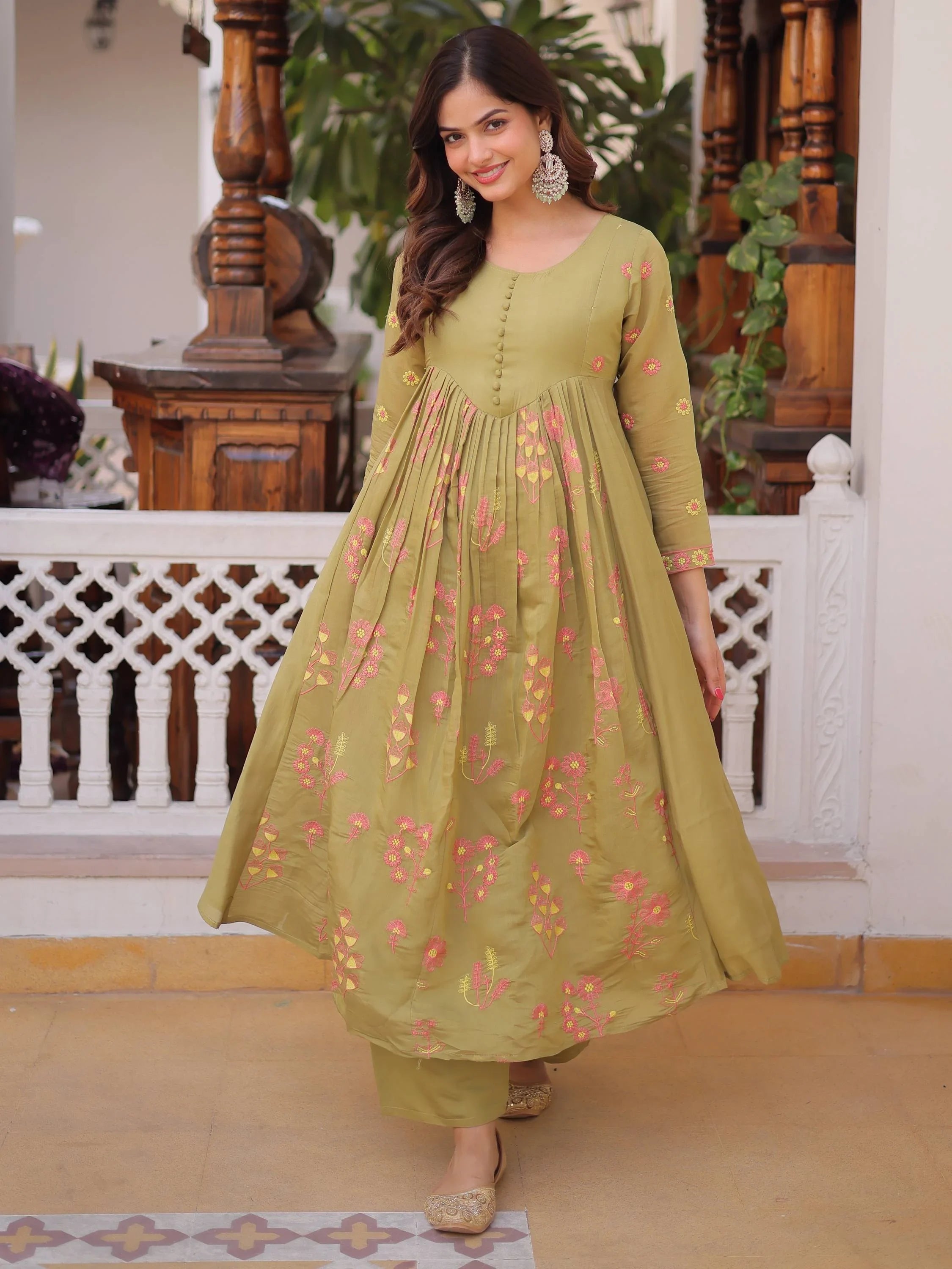 Green Enchanting Thread Embroidery Chanderi Function Wear Pant Suit