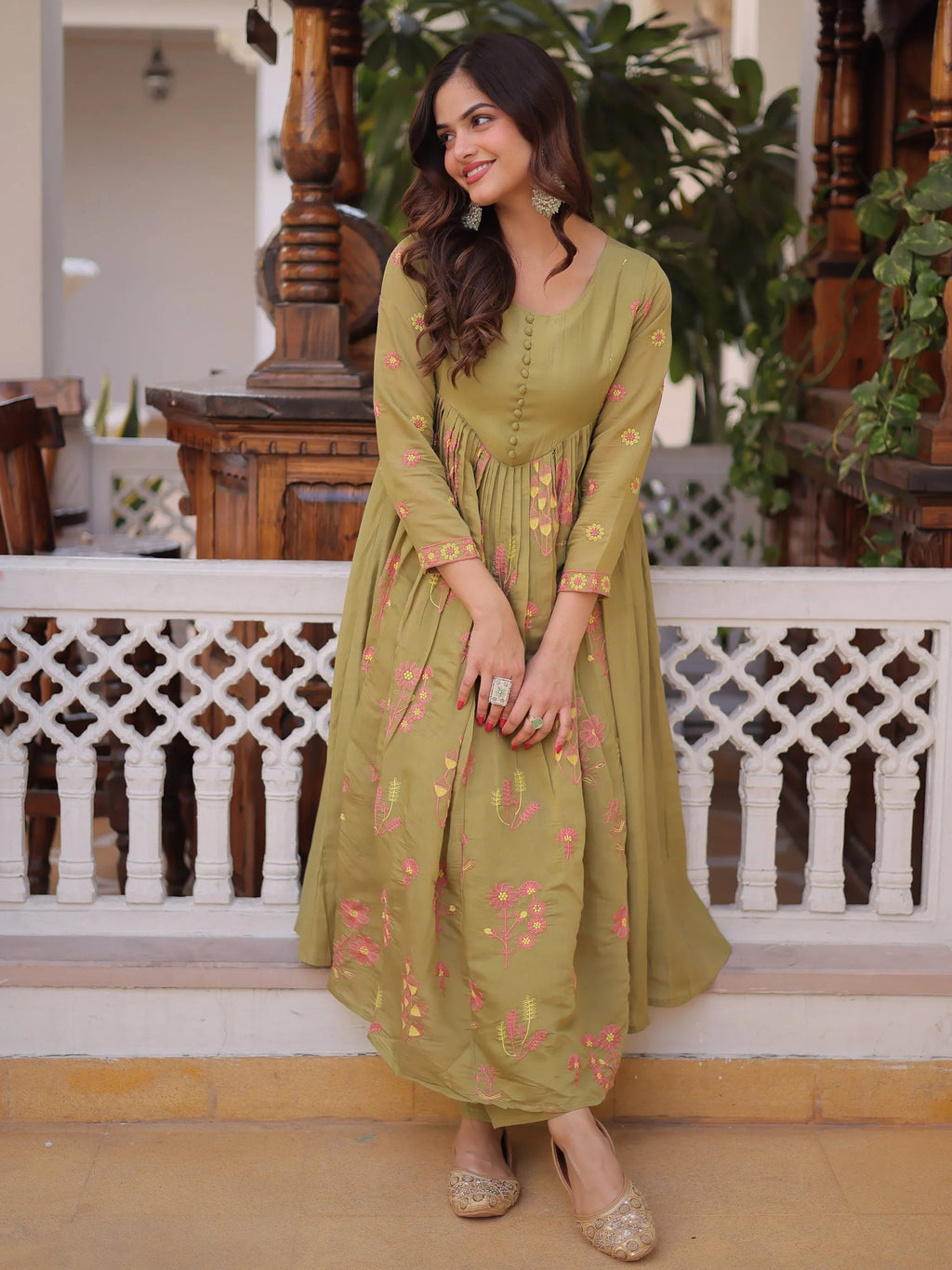 Green Enchanting Thread Embroidery Chanderi Function Wear Pant Suit