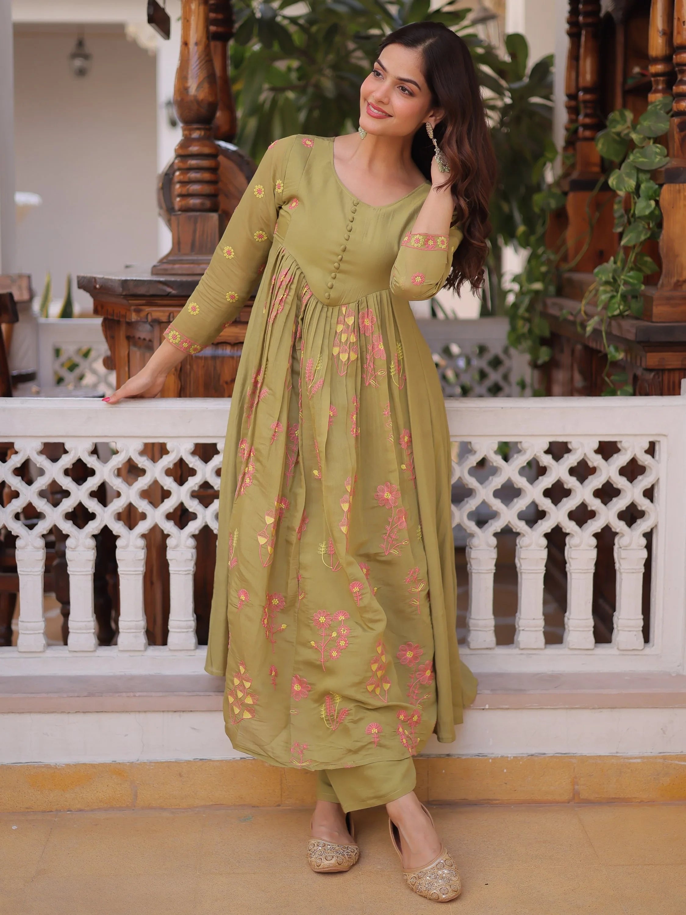 Green Enchanting Thread Embroidery Chanderi Function Wear Pant Suit