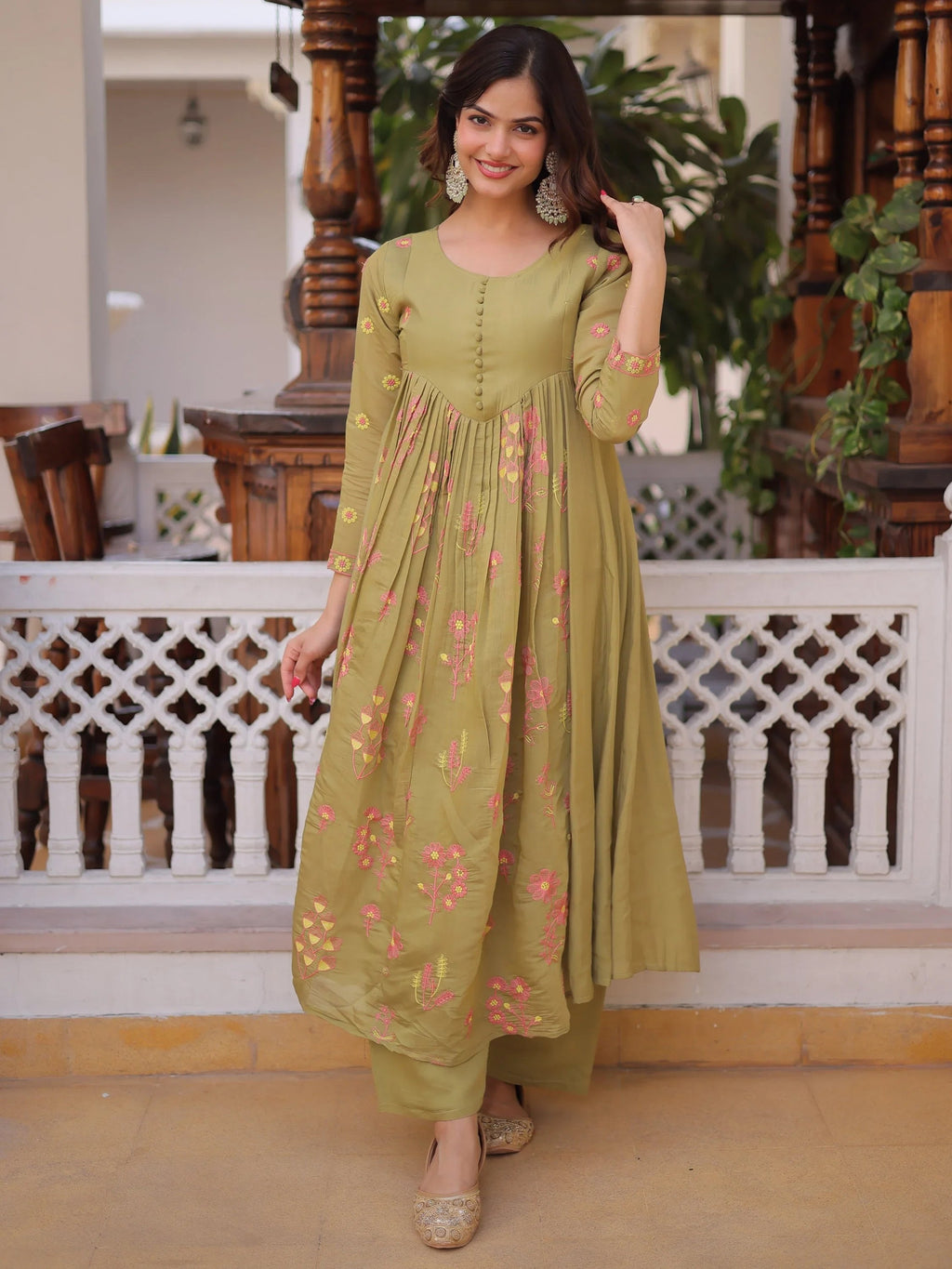 Green Enchanting Thread Embroidery Chanderi Function Wear Pant Suit
