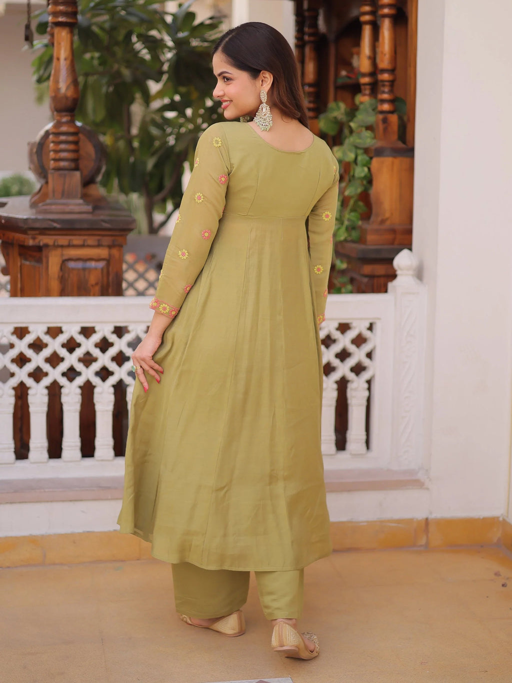 Green Enchanting Thread Embroidery Chanderi Function Wear Pant Suit