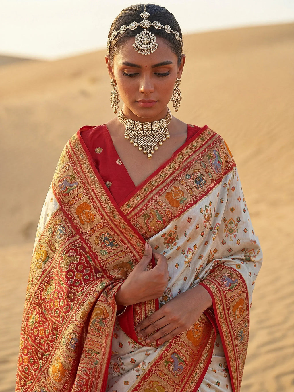Cream Incredible Zari Weaving Silk Wedding Wear Saree With Blouse
