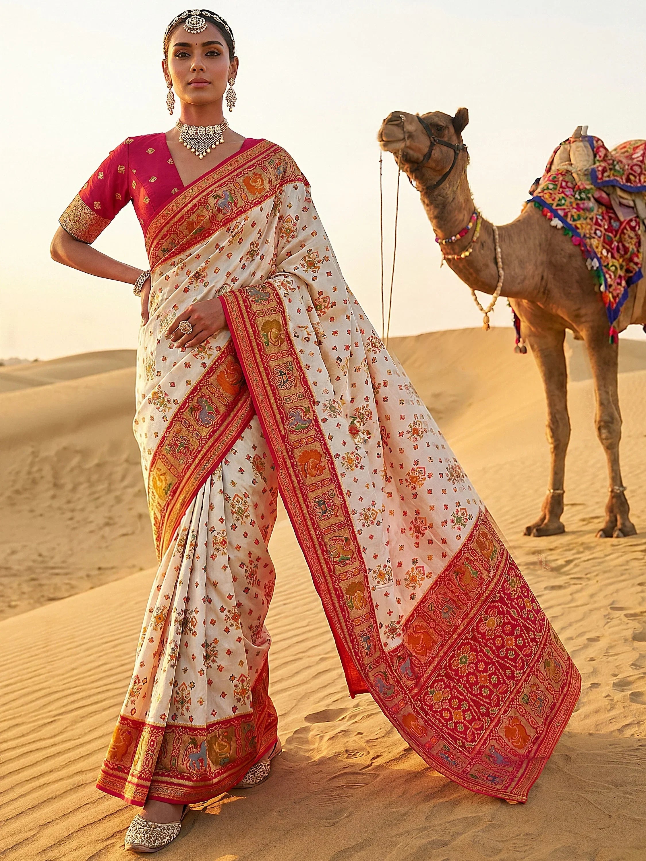 Cream Incredible Zari Weaving Silk Wedding Wear Saree With Blouse