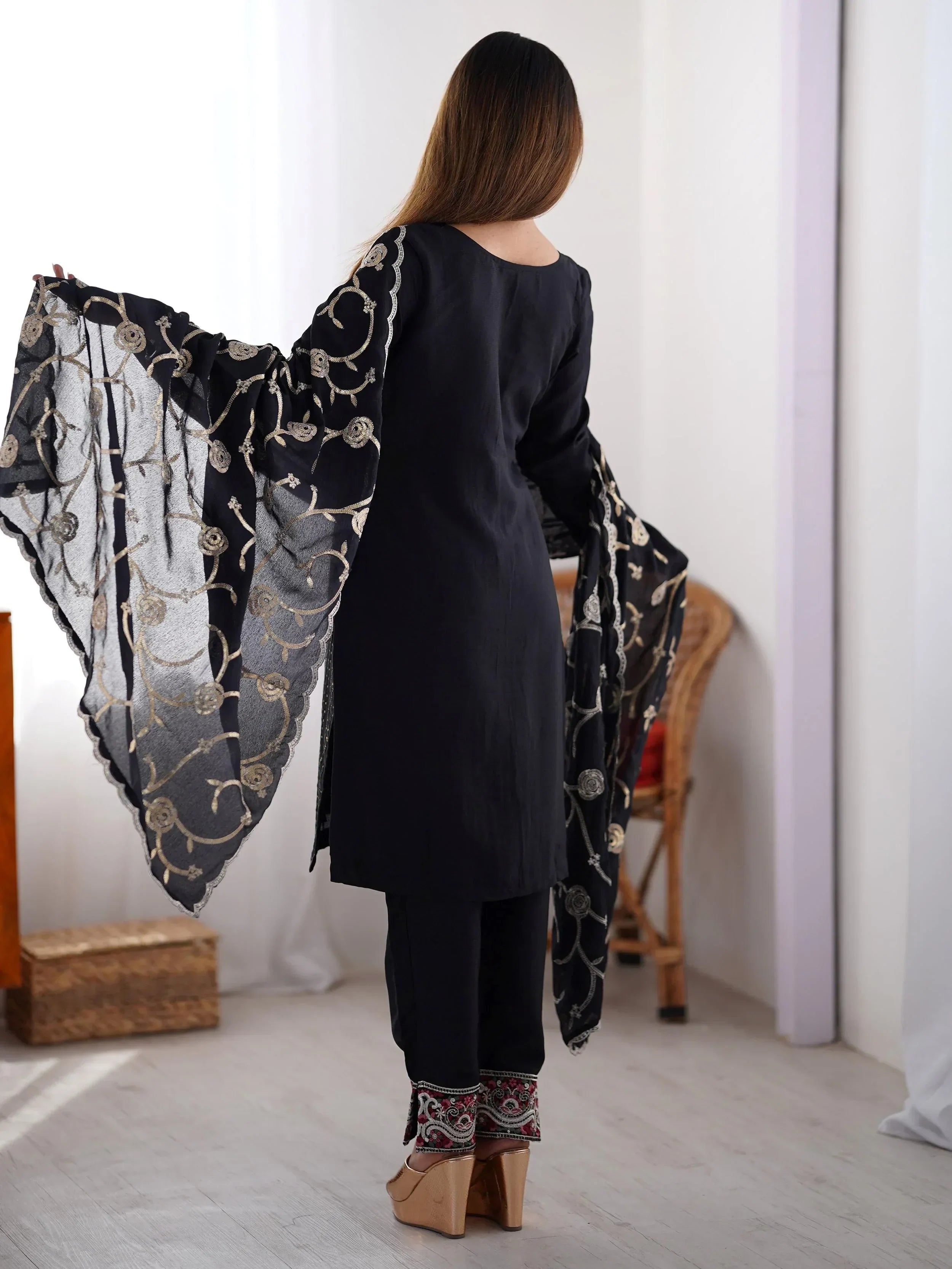 Black Lavishing Chinon Thread Embroidered Traditional Straight Suit
