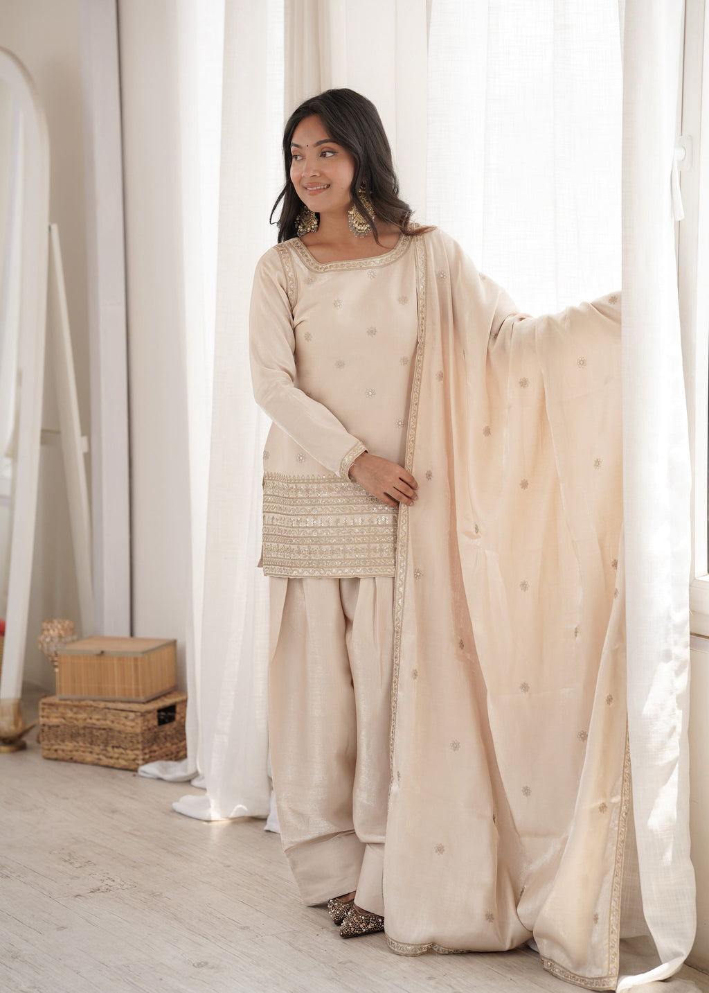 Cream Glass Roman Silk Kurta Suit Set With Embroidery Work