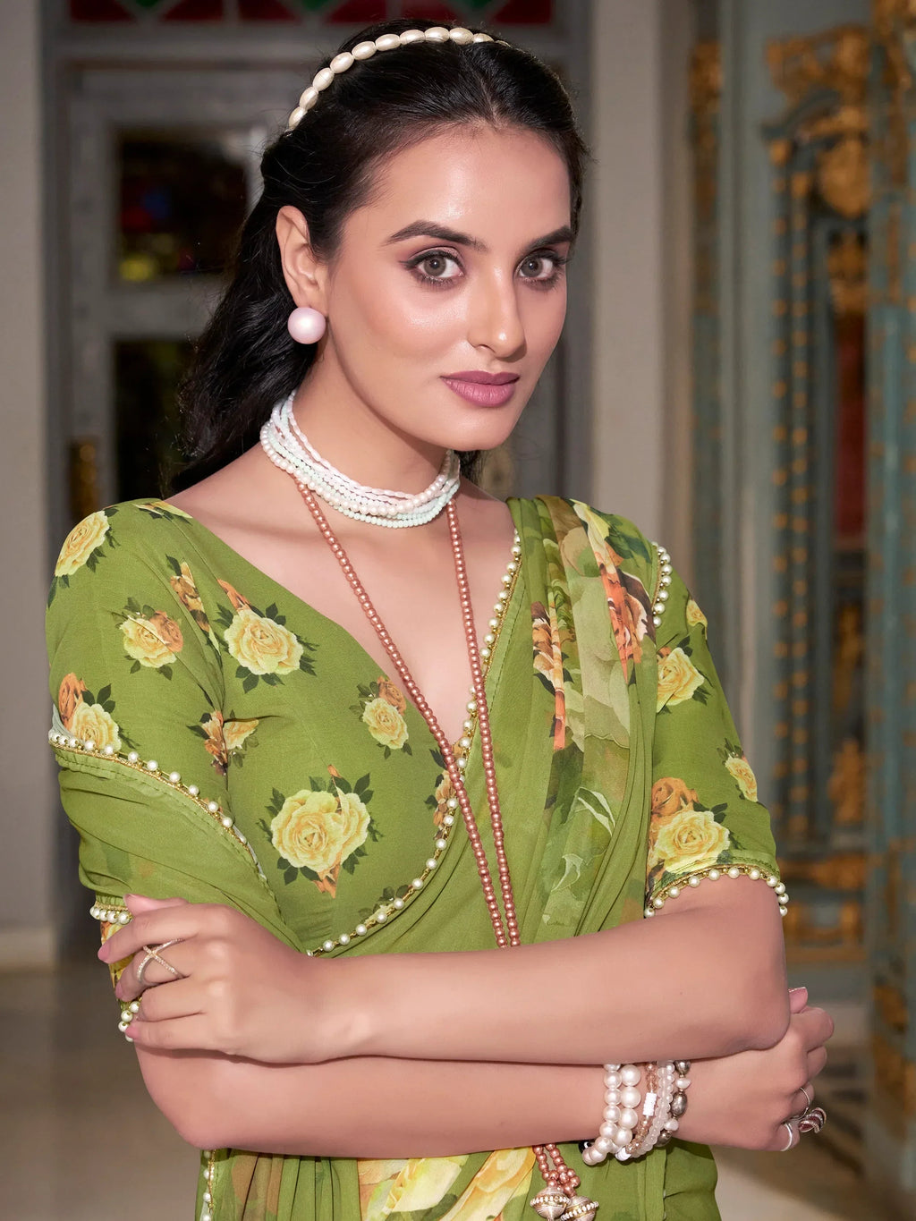 Charming Artistic Georgette Floral Printed Saree With Blouse