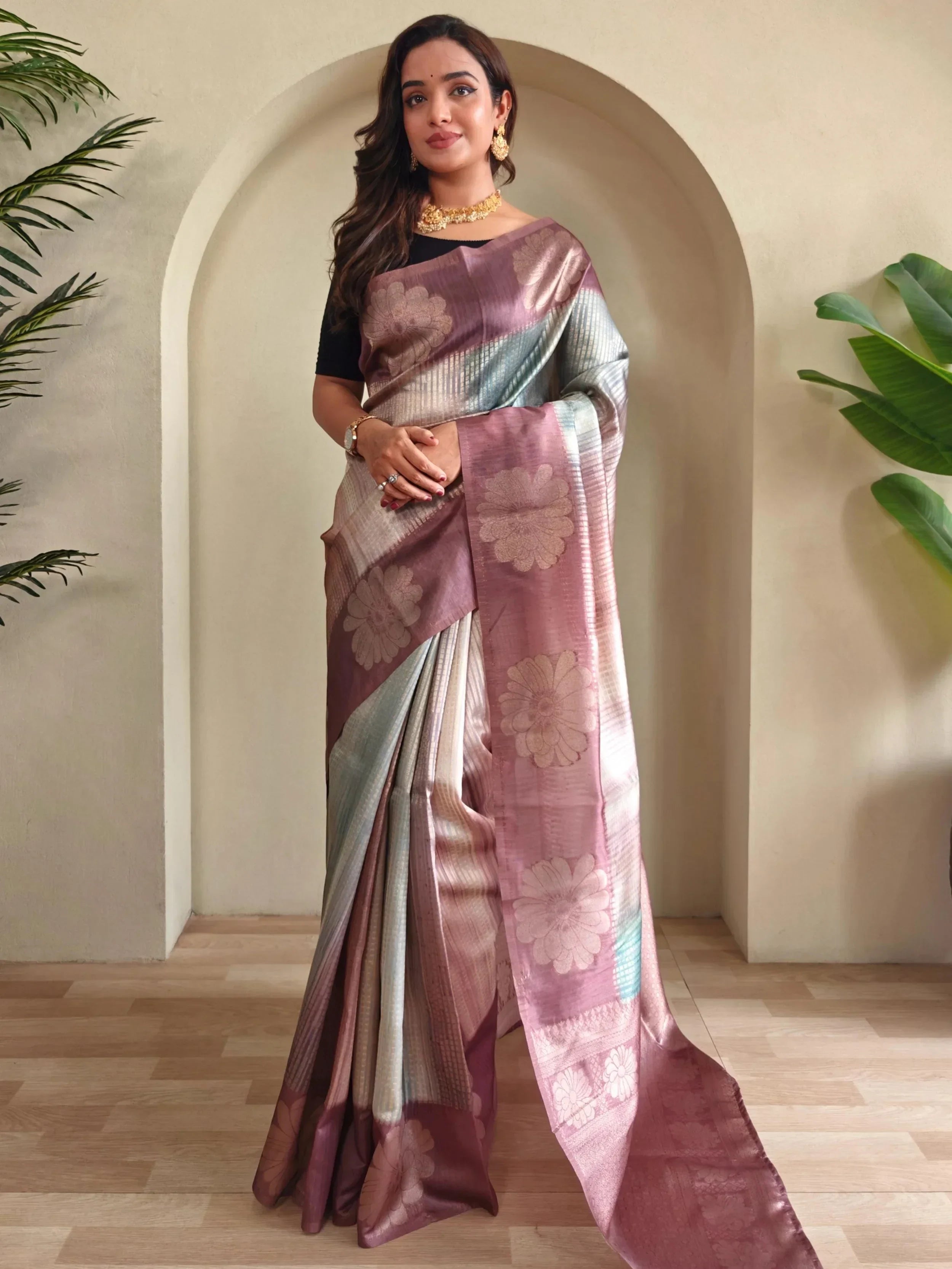 Delicate Lilac Zari Weaving Silk Saree With Blouse