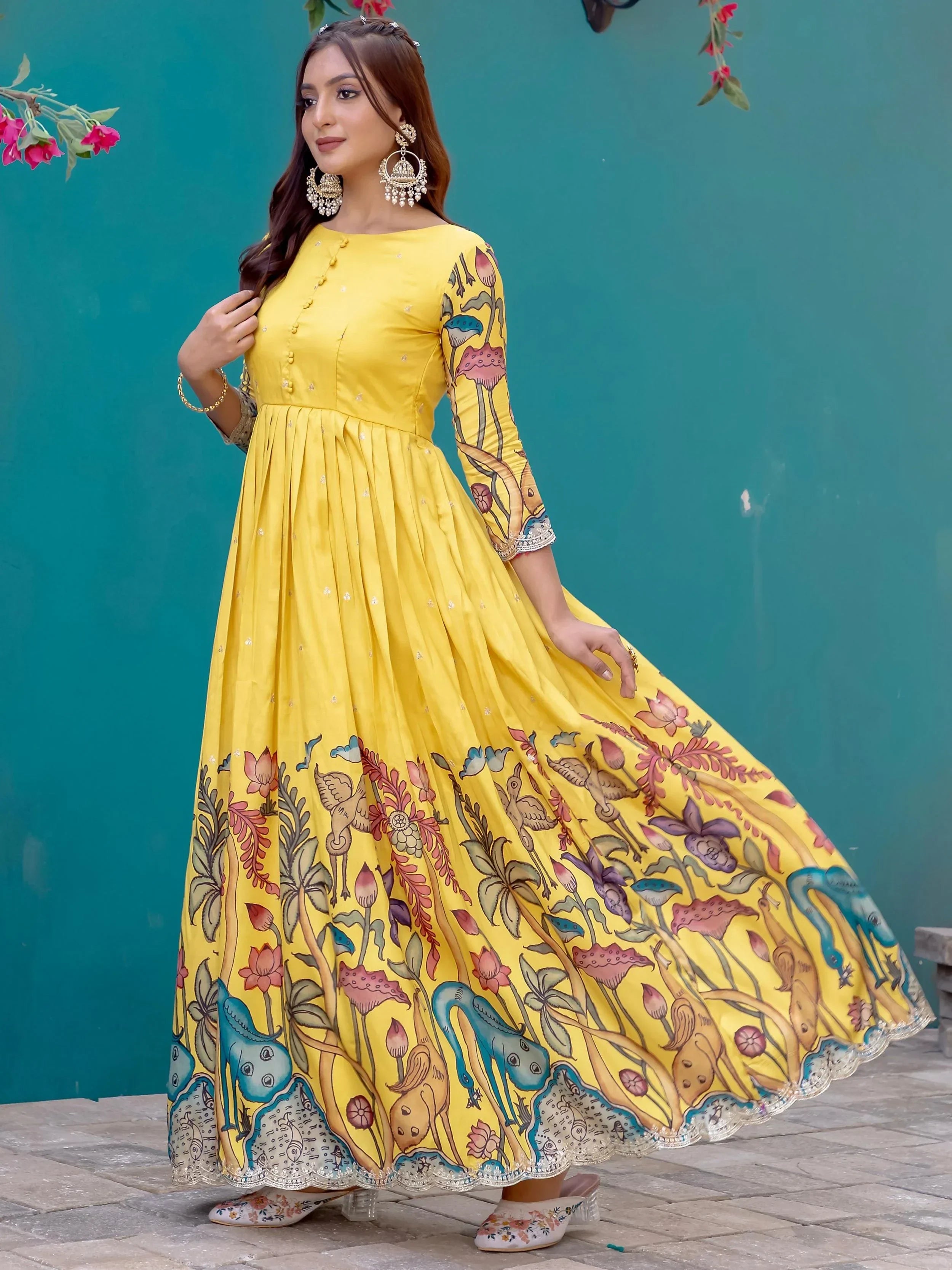 Yellow Mesmerizing Silk Printed Traditional Gown