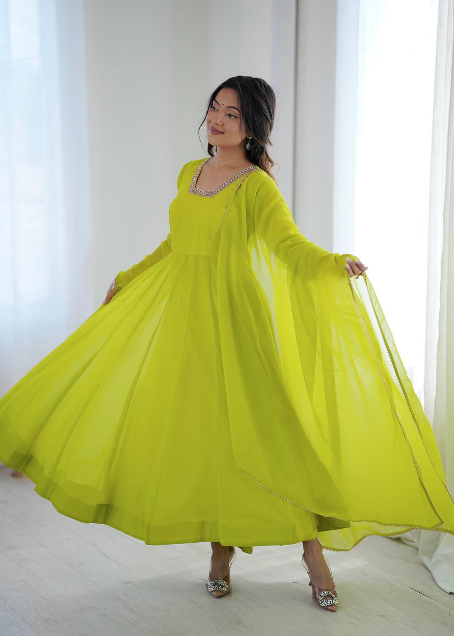 Kalicut Anarkali Gown with Dupatta and Pant