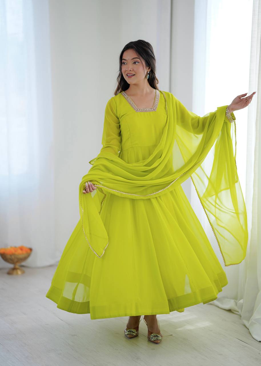 Kalicut Anarkali Gown with Dupatta and Pant