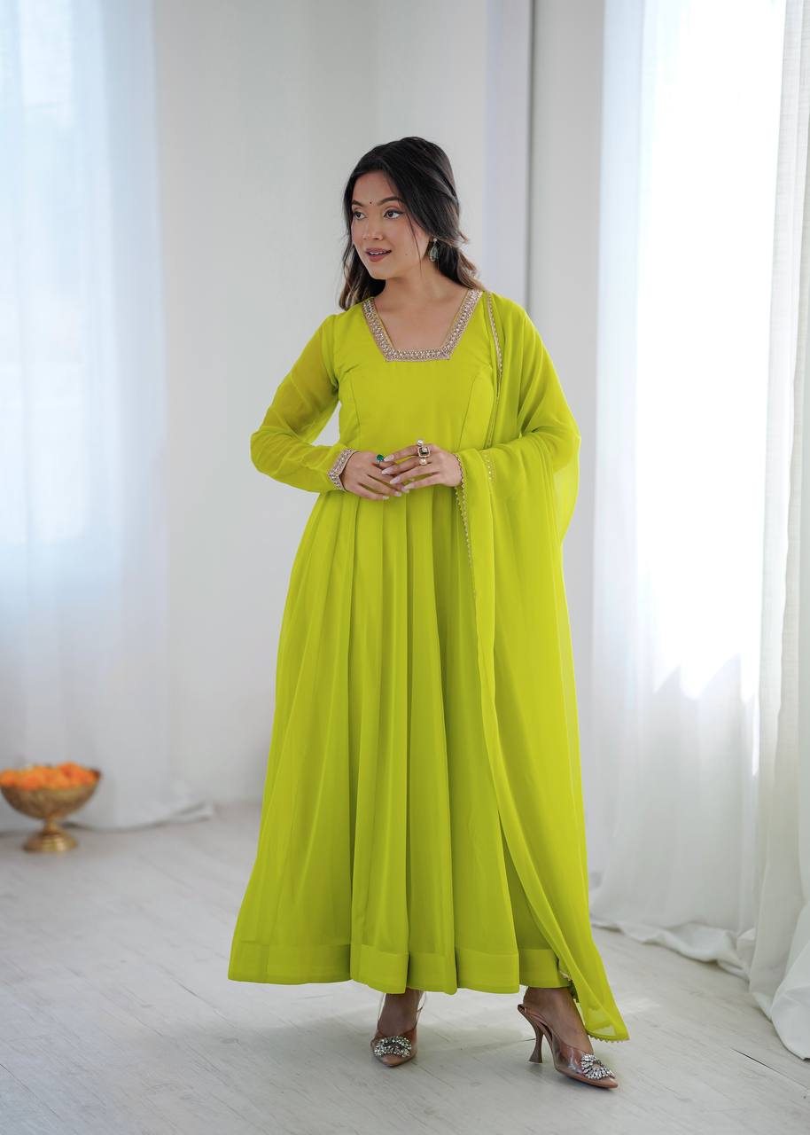 Kalicut Anarkali Gown with Dupatta and Pant
