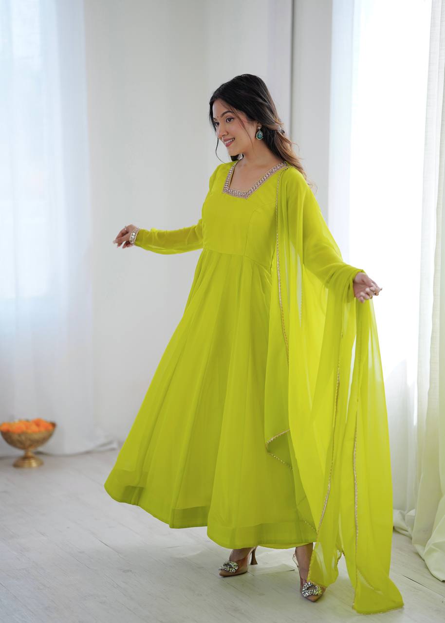 Kalicut Anarkali Gown with Dupatta and Pant