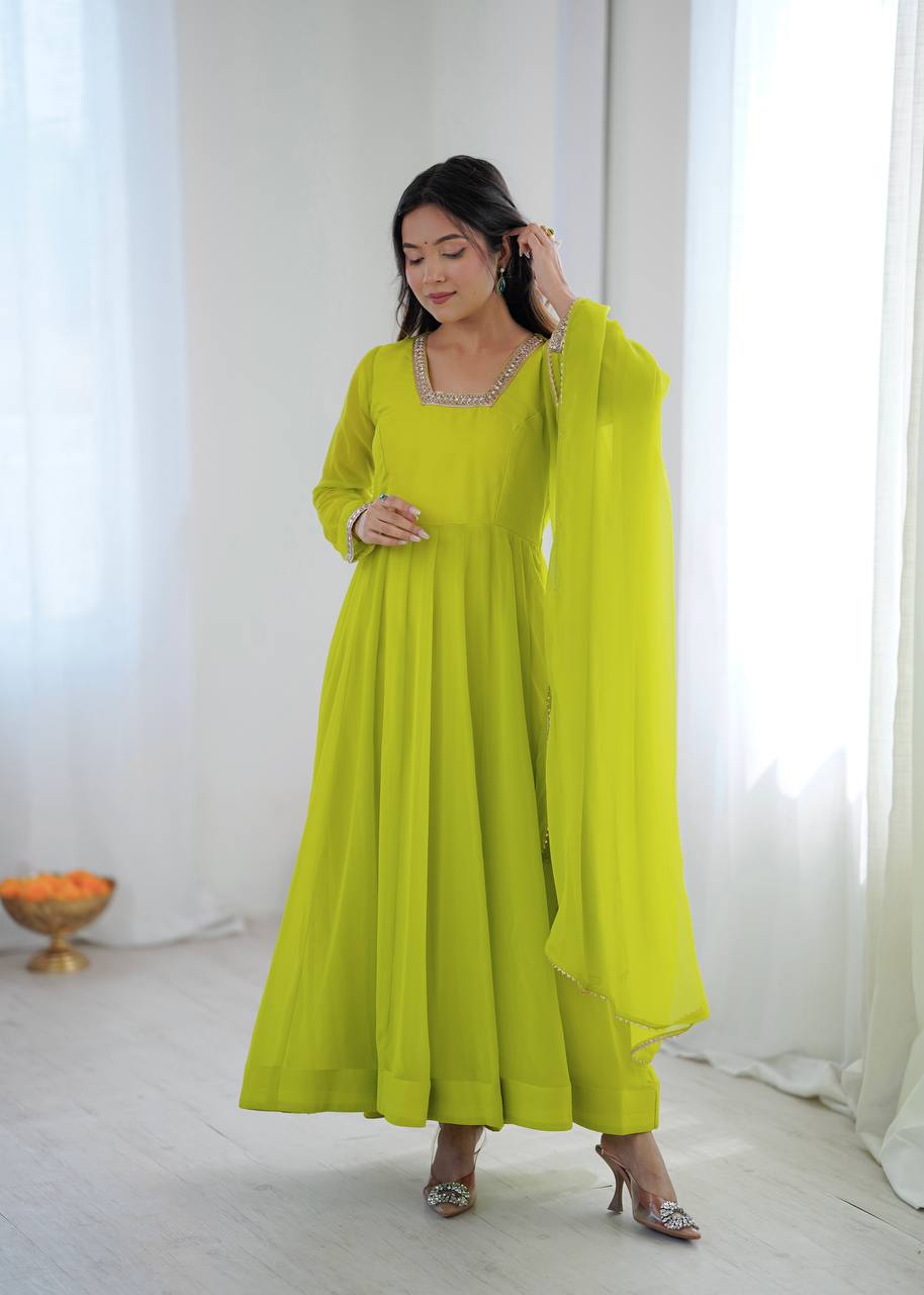 Kalicut Anarkali Gown with Dupatta and Pant