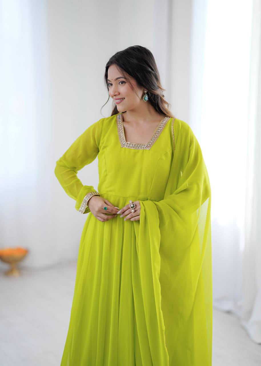 Kalicut Anarkali Gown with Dupatta and Pant
