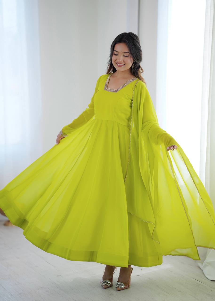 Kalicut Anarkali Gown with Dupatta and Pant