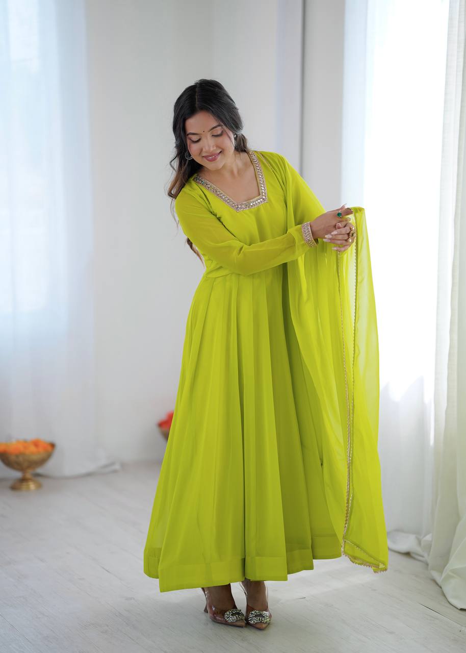 Kalicut Anarkali Gown with Dupatta and Pant
