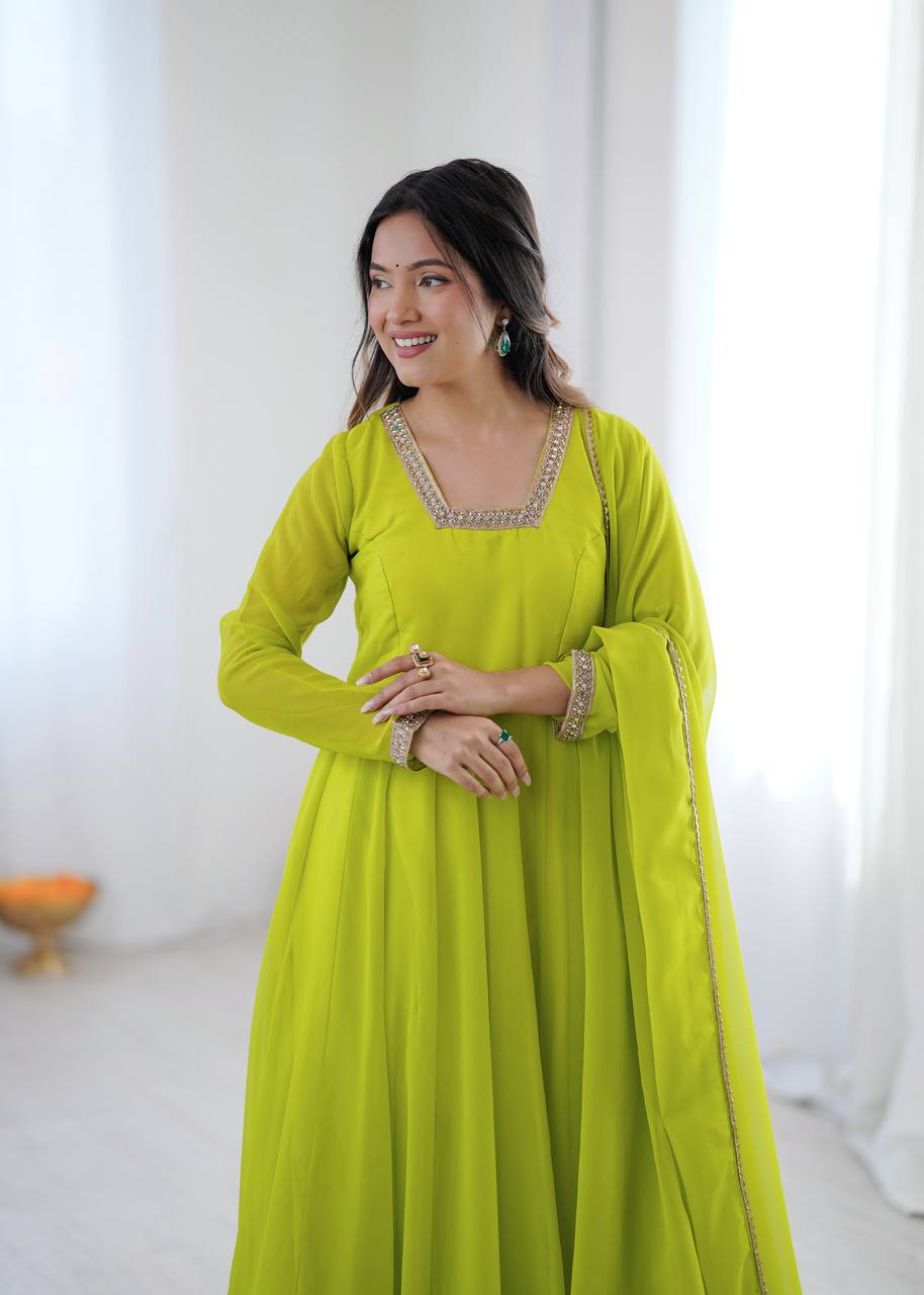 Kalicut Anarkali Gown with Dupatta and Pant