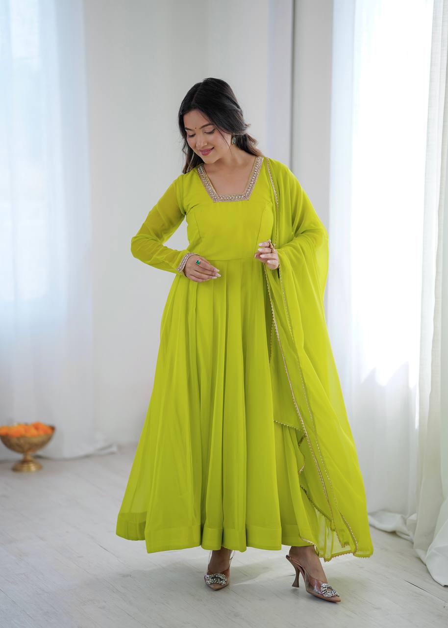 Kalicut Anarkali Gown with Dupatta and Pant