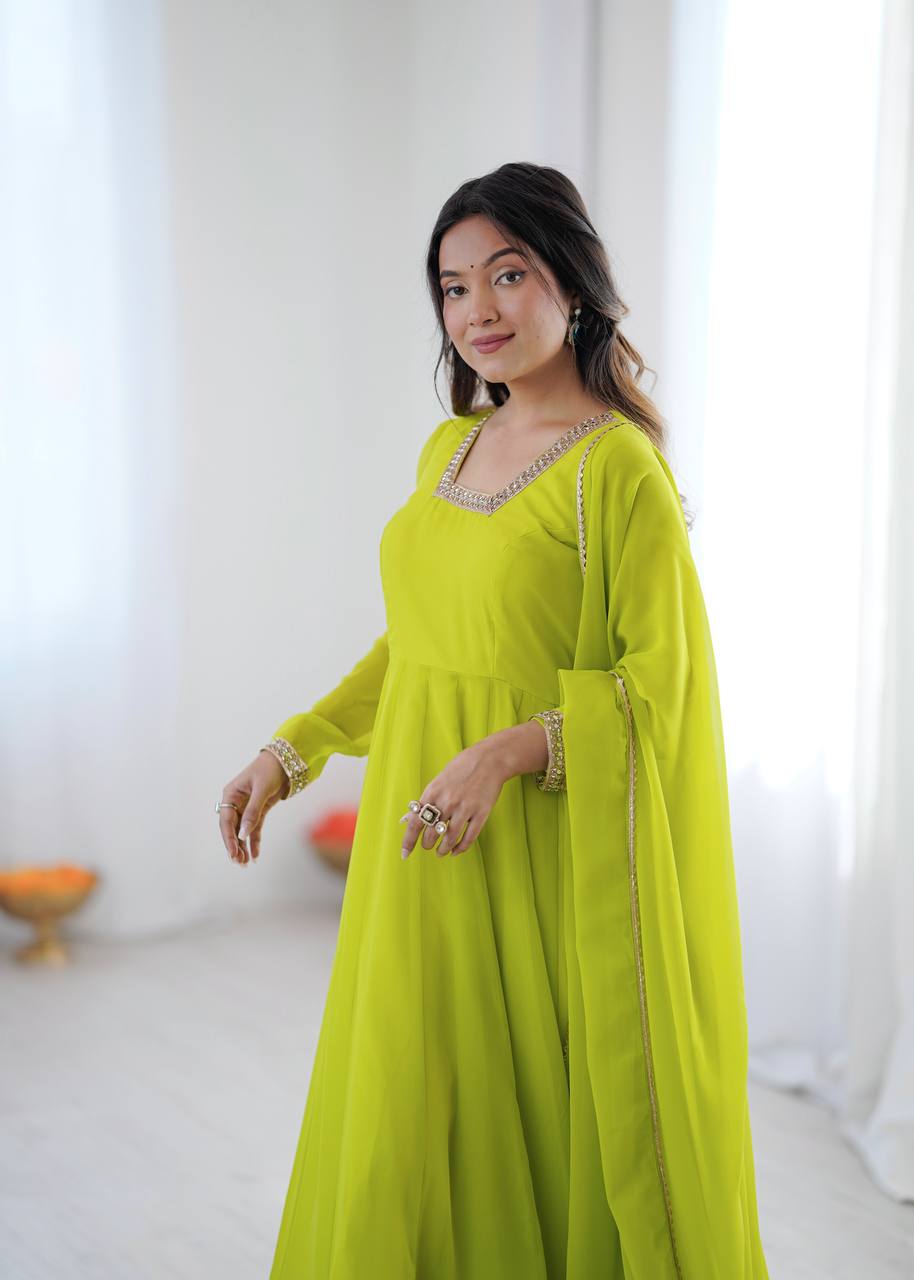 Kalicut Anarkali Gown with Dupatta and Pant