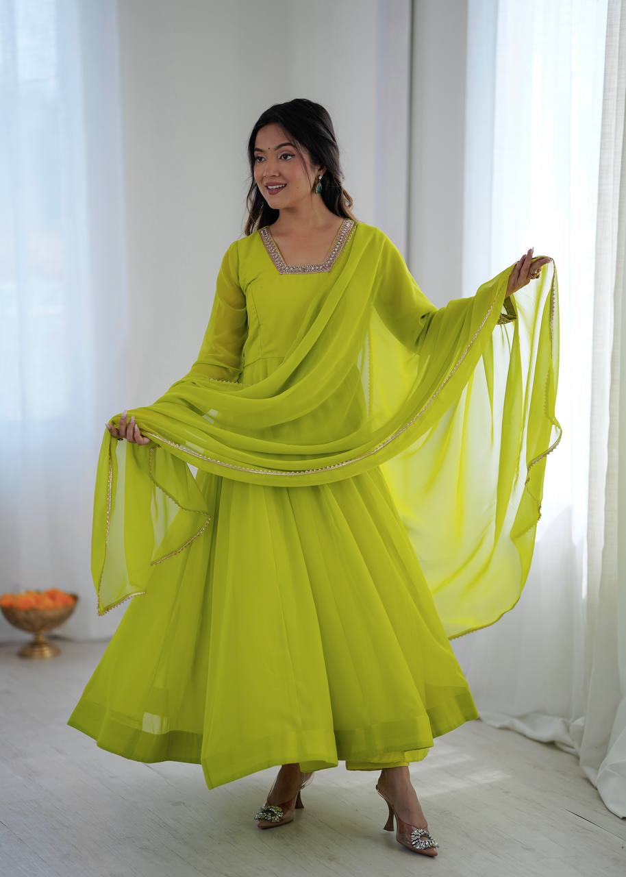 Kalicut Anarkali Gown with Dupatta and Pant