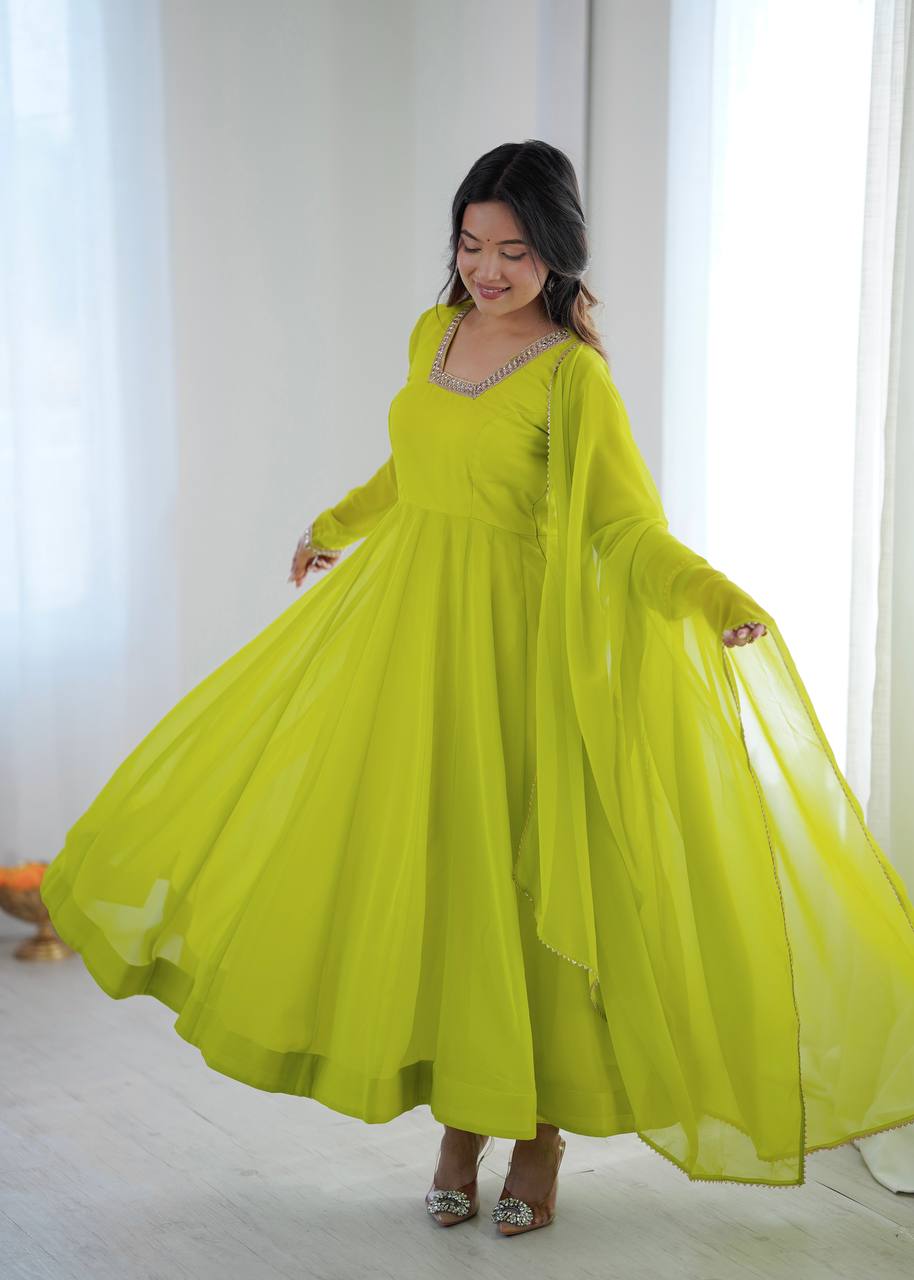 Kalicut Anarkali Gown with Dupatta and Pant