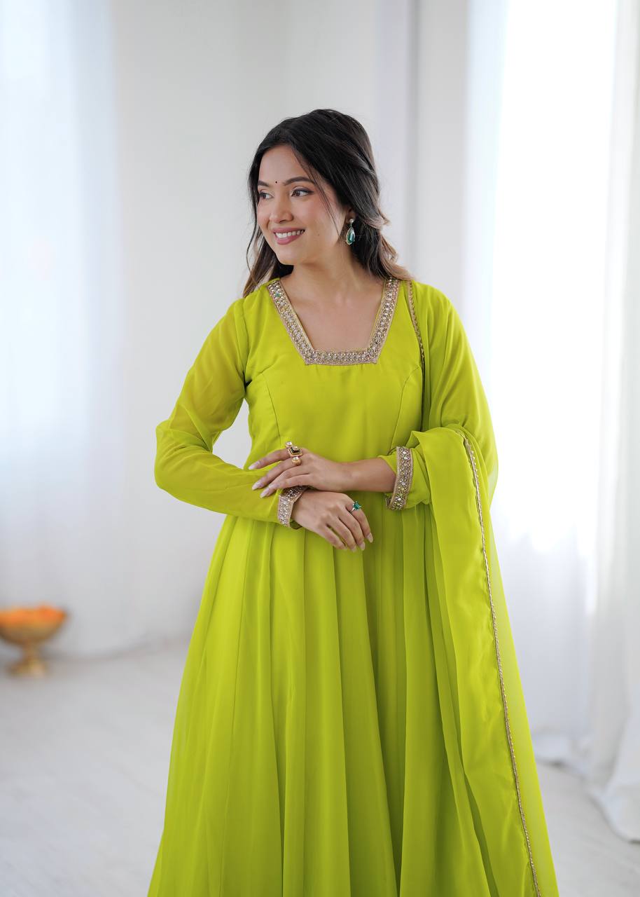 Kalicut Anarkali Gown with Dupatta and Pant