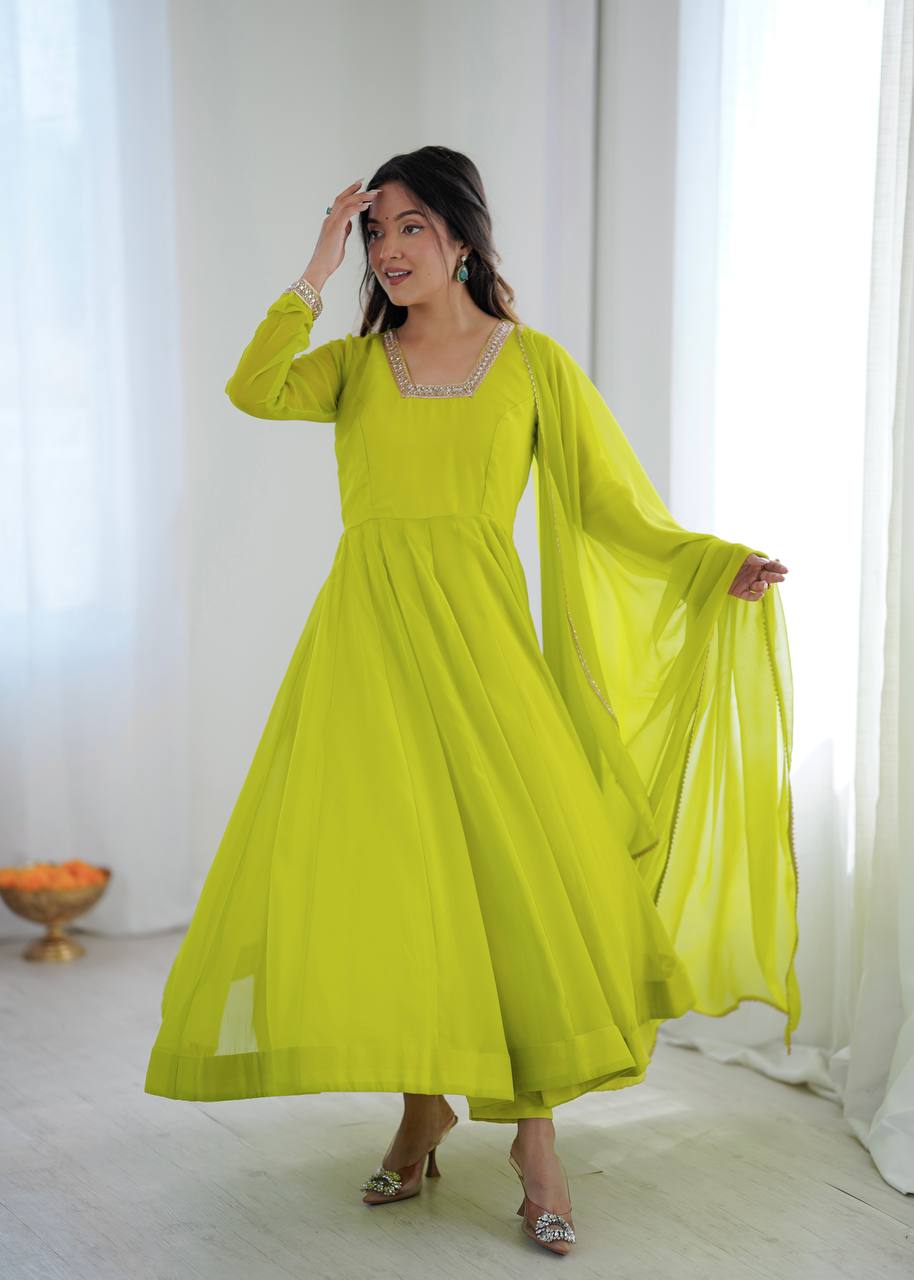 Kalicut Anarkali Gown with Dupatta and Pant