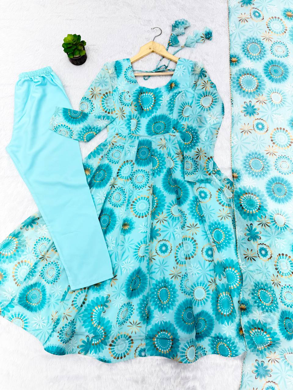 Kalicutt Anarkali Suit with Organza Dupatta