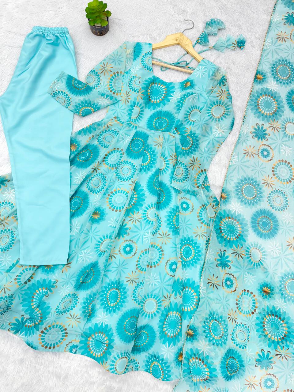 Kalicutt Anarkali Suit with Organza Dupatta